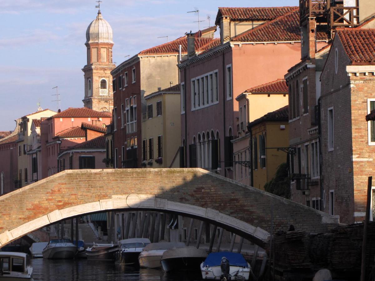 Ca' San Trovaso - 6 Rooms Venezia Esterno foto