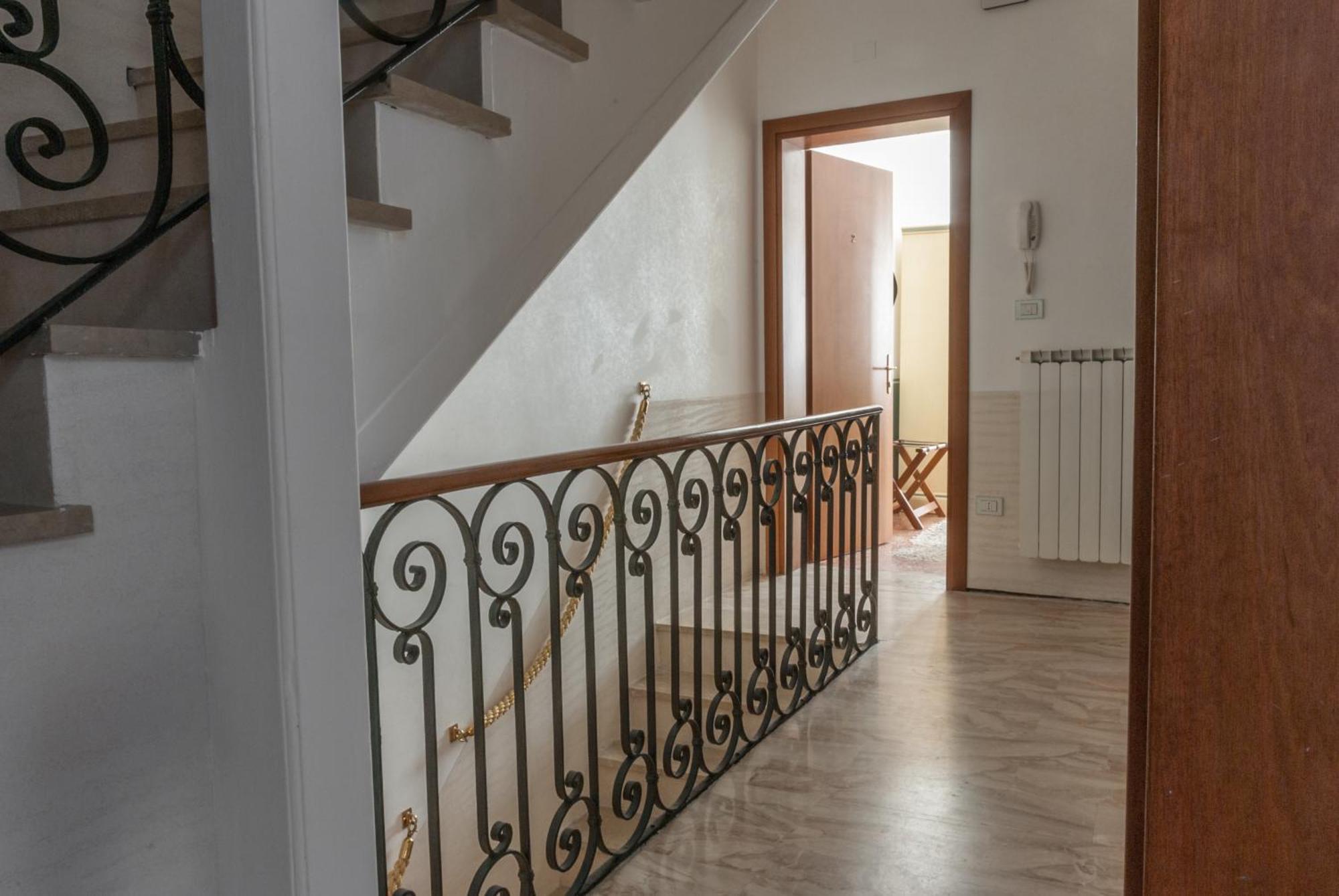 Ca' San Trovaso - 6 Rooms Venezia Esterno foto